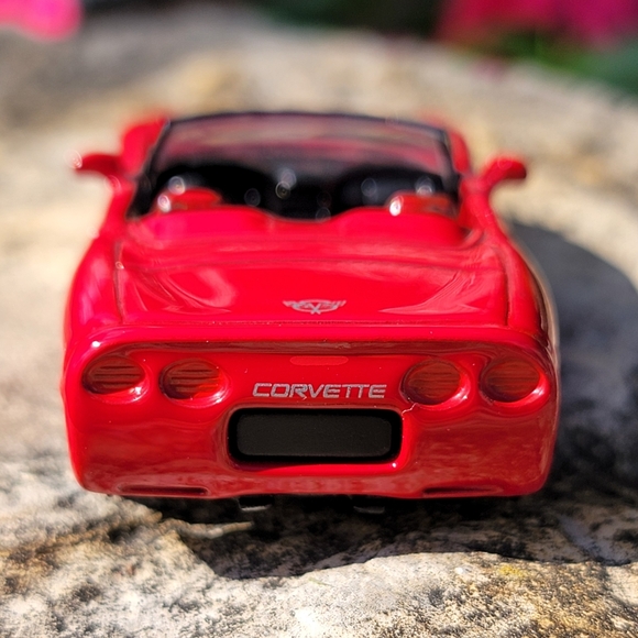 RACING CHAMPION ♡ 1998 Red Chevrolet Corvette - 1:64 Scale Diecast Model - Picture 10 of 17